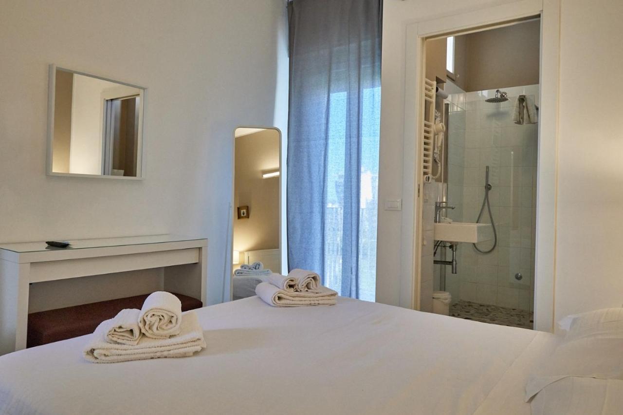 Hotel Spring Ріміні Екстер'єр фото