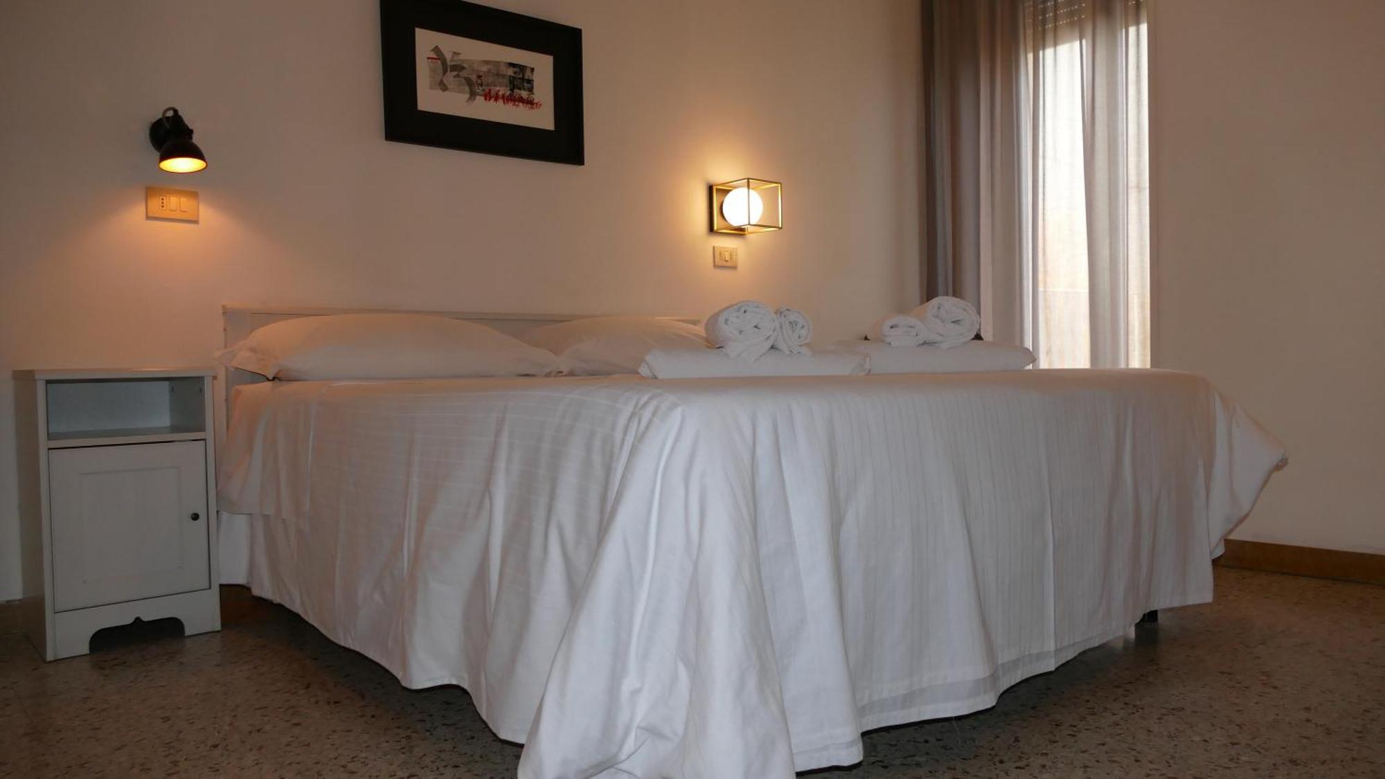 Hotel Spring Ріміні Екстер'єр фото