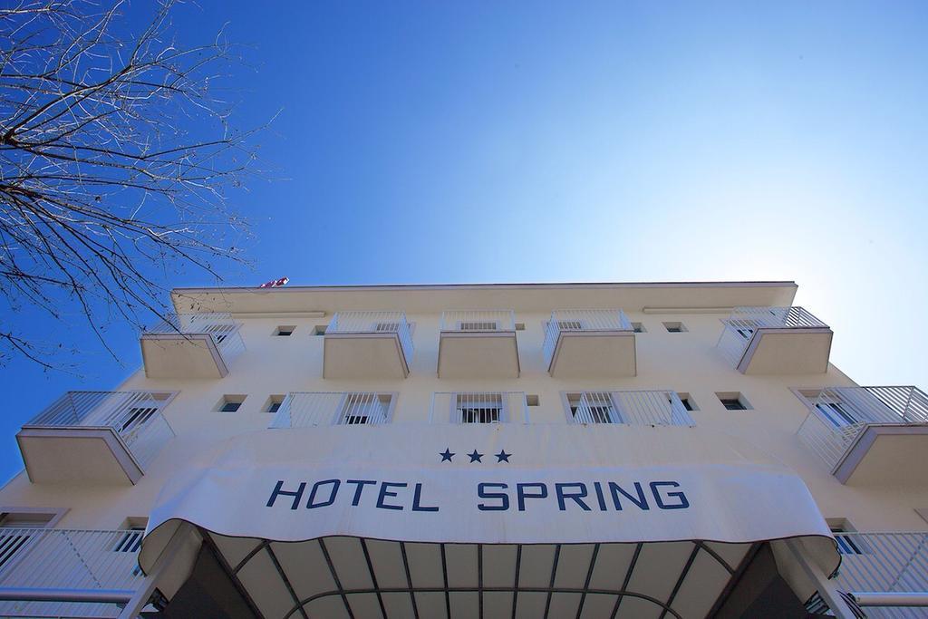 Hotel Spring Ріміні Екстер'єр фото